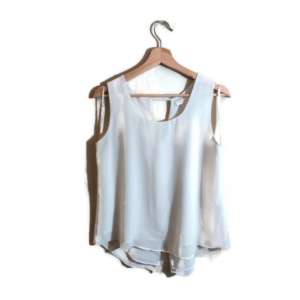 E&M Solid White Textured Chiffon Flowy Button Down Back Sleeveless Blouse M